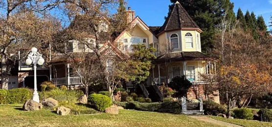 photo of auction house